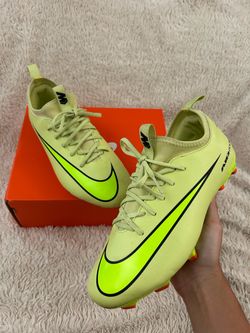 Kids Nike Mercurial Zoom Vapor 16 Academy FG/MG Soccer Cleats