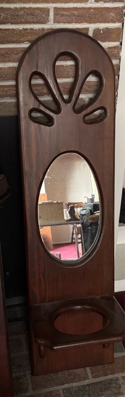 Round hanging mirror