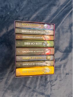 Sarah J. Maas Throne Of Glass Hard Collection