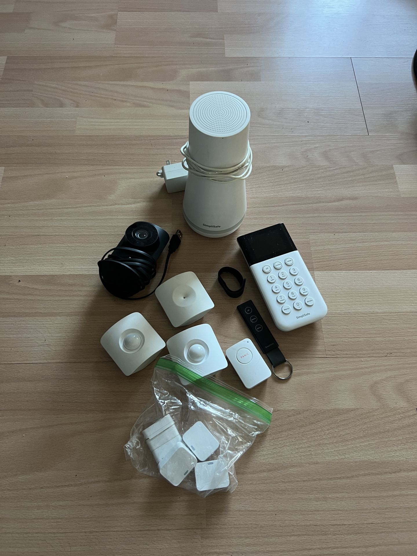 Simplisafe Home Security System Bundle