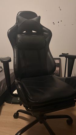 Black Leather Gaming Chair with Armrests