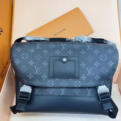 Men's Louis Vuitton Black Knight Postman Bag Shoulder Bag