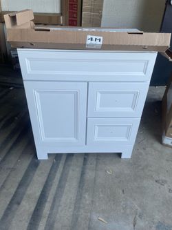 Sedgewood 30.5 in. W x 18.75 in. D x 34.375 in. H Single Sink Bath Vanity in White with Arctic Solid Surface Top