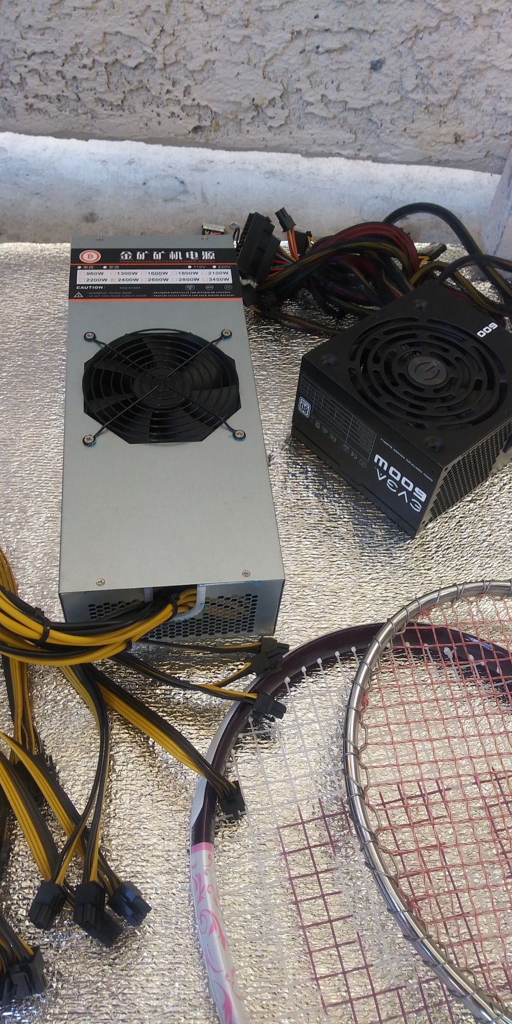 Bit coin (switching power supply) and M009 VEAE some computer parts