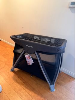 Nuna Cove Aire Go Travel Crib in Caviar