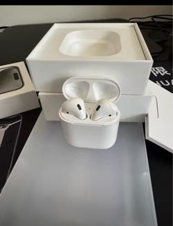 Apple AirPods with Charging Case