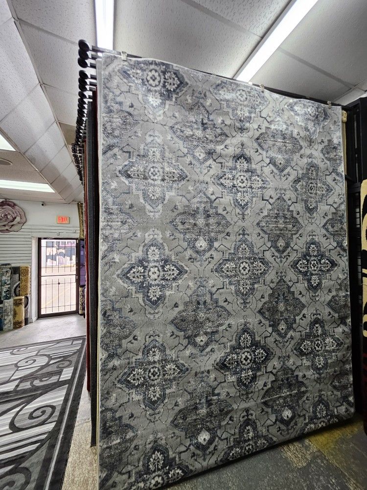 HUGE RUGS EVERYTHING ON SALE