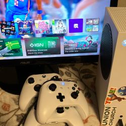 XBOX Series S And ASUS MONITER