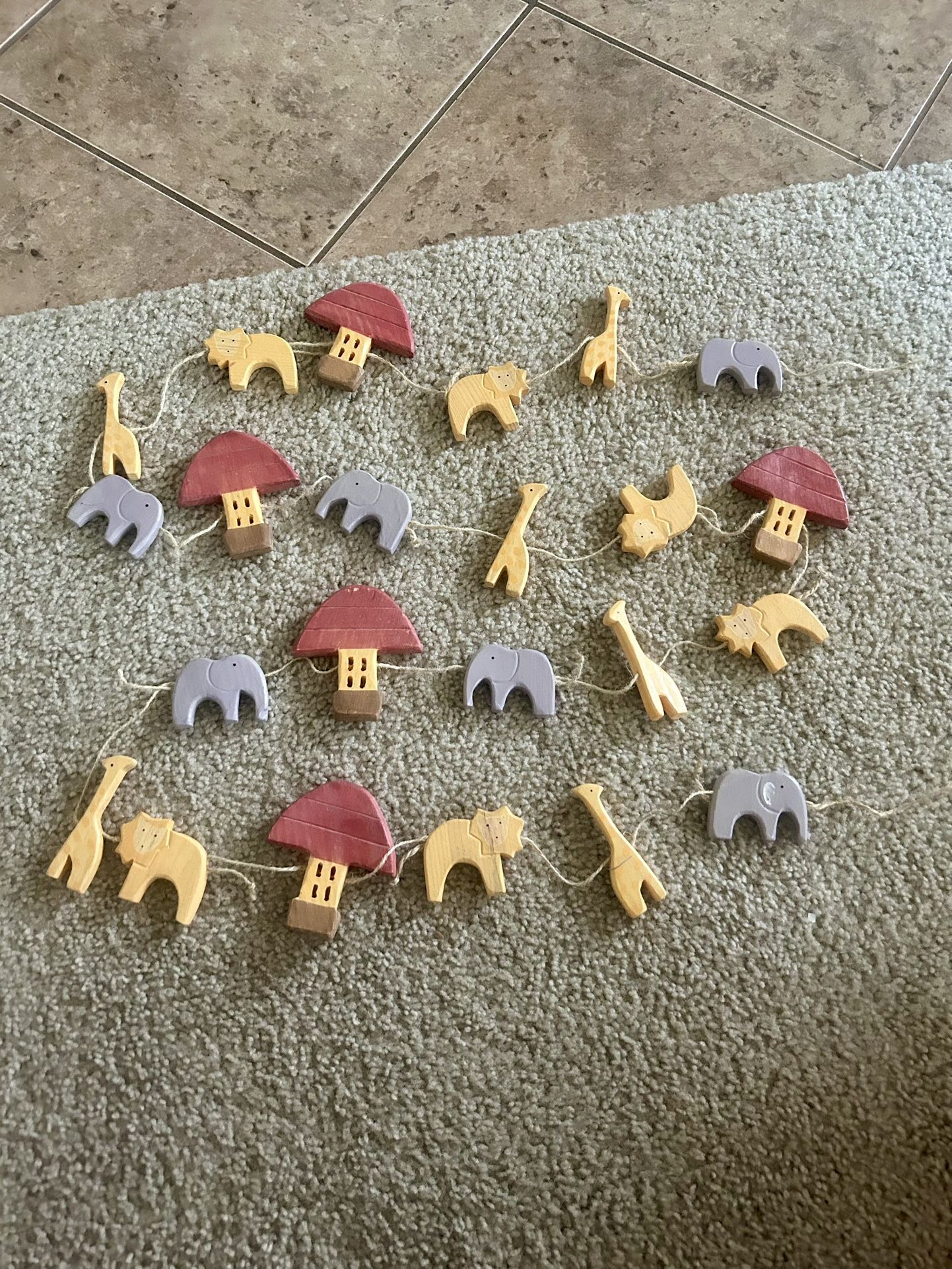 Noah’s Ark Carved Wood Garland Approx 96” Long