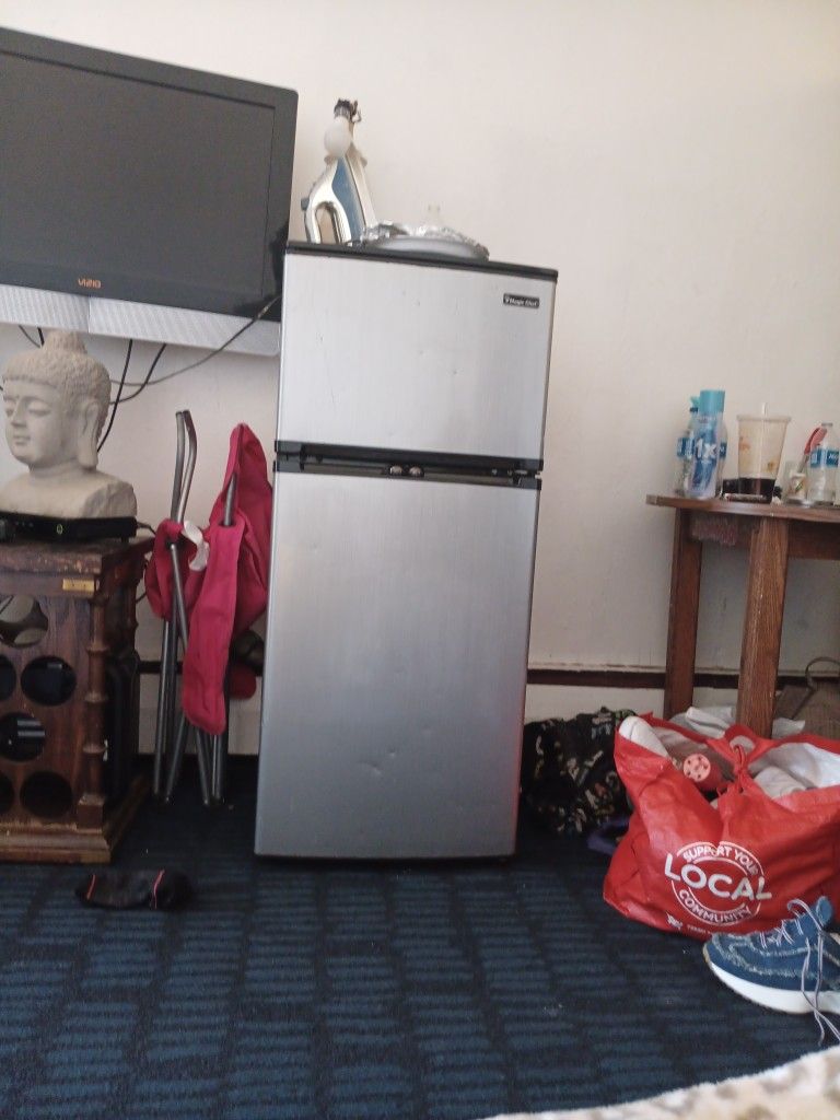 Magic CHEF MINI FRIDGE