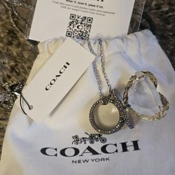 COACH CRYSTAL HEART NECKLACE TAGS ATTACHED NEVER WORN GREAT FOR VALENTINES DAY ORIGINALLY $145