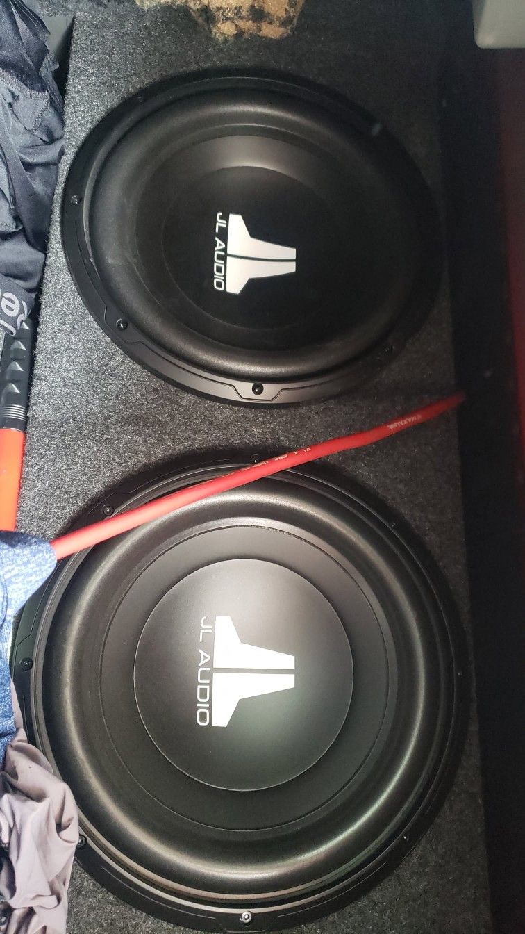 JBL 12" comp Subwoofers w/ 1800 Watt Boss Amp