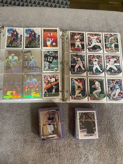 Football and baseball card bundle