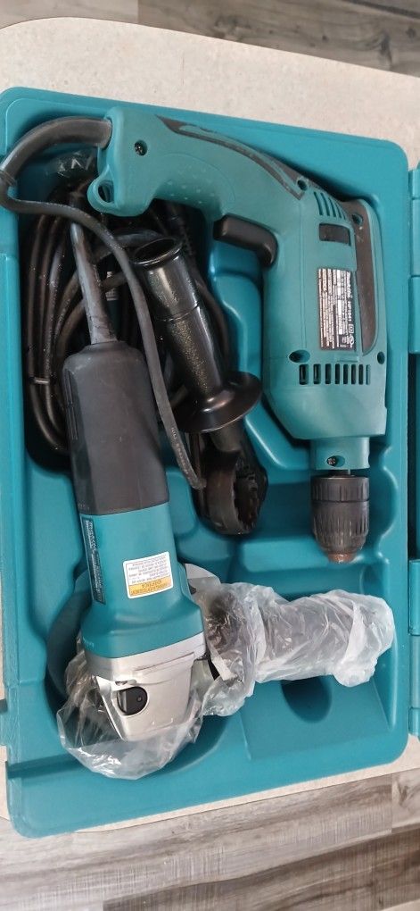 Makits Angle Grinder/ Hammer Drill Set