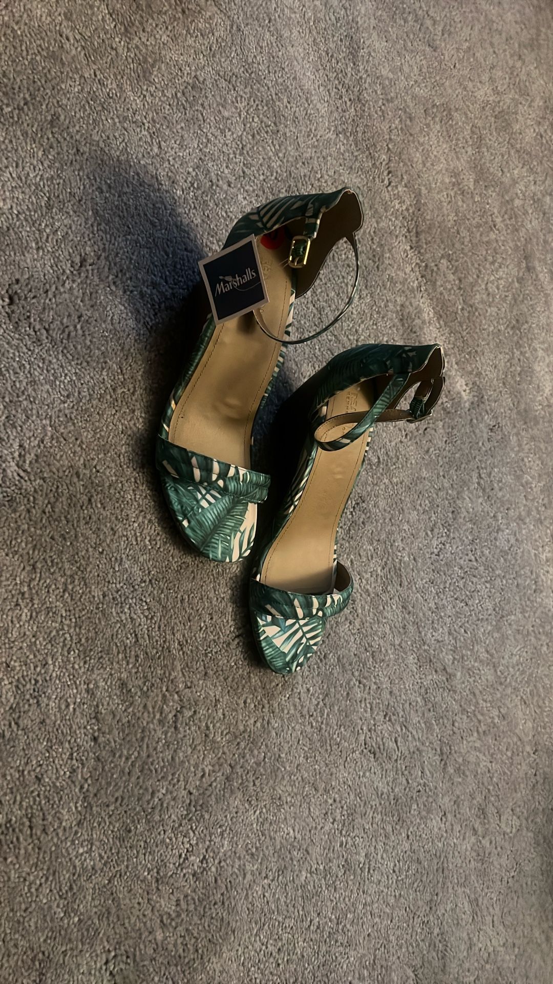 BRAND NEW-Wedge Sandals