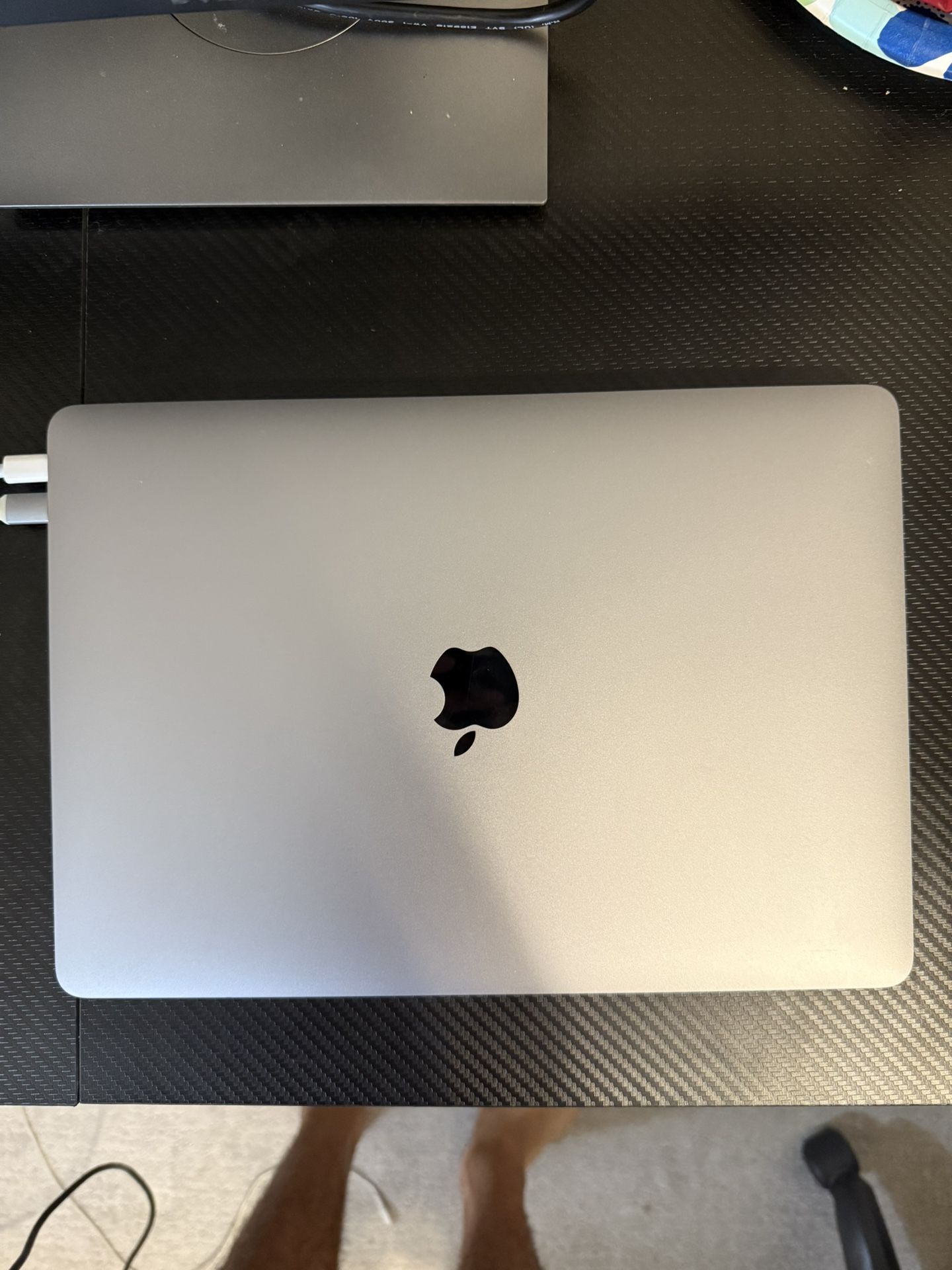 MacBook Air M1 (2020) Apple – Used – Works – Display Cracked