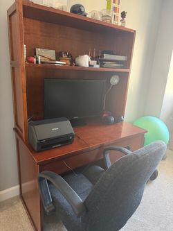 Wood Computer Desk with Hutch and matching twin/full bunk with mattresses