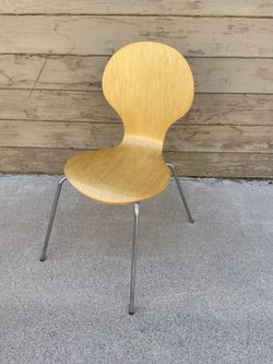 Modern Style Chair $10