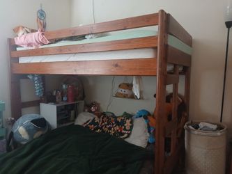 Twin Bunkbed and 1 twin mattress l