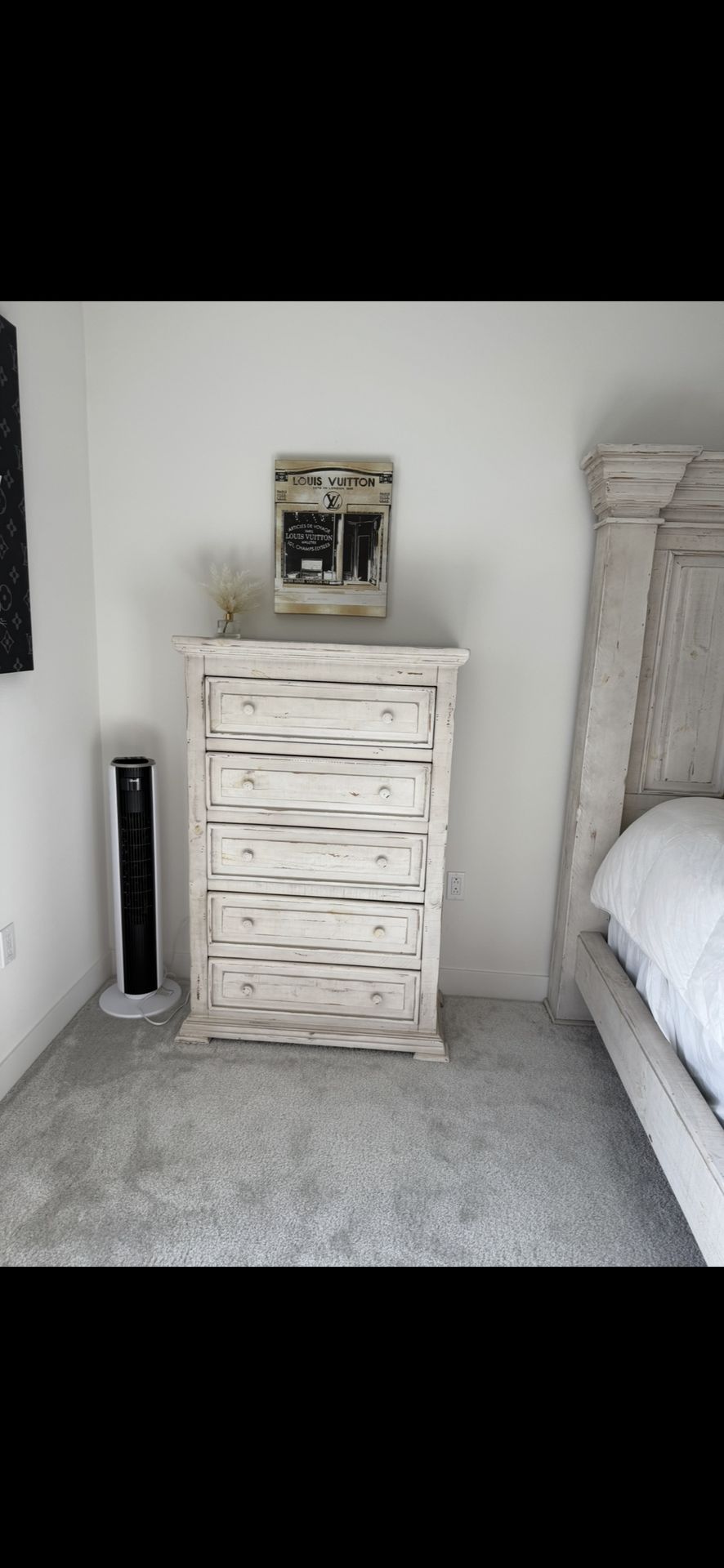 5 Drawer Vertical Chest/Dresser solid wood lots of storage