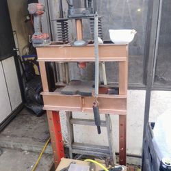 Dayton Floor Drill Press (20" Swing, 1 HP, 110/220V, Model 6W281): 