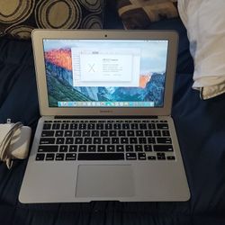 MacBook Air (11-inch,Early 2015)