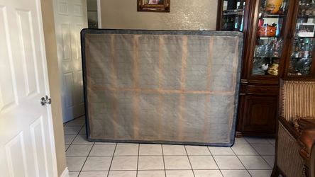 BOX SPRING QUEEN BED