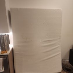 Used Zinus Queen Mattress