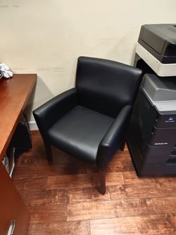 Black Leather Guest Office Chair