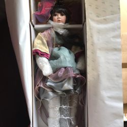 Seymour Mann Connoisseur Collection Doll