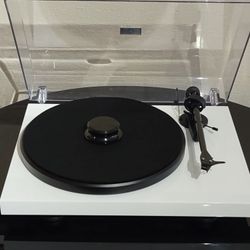 Pro Ject Turntable. Austria 
