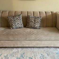 Nice Cozy Couch 