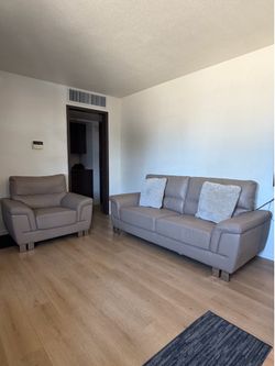 OBO !!!! 2 Peace Couch Set Leather By Ashley Furniture ( Tan ) OBOt