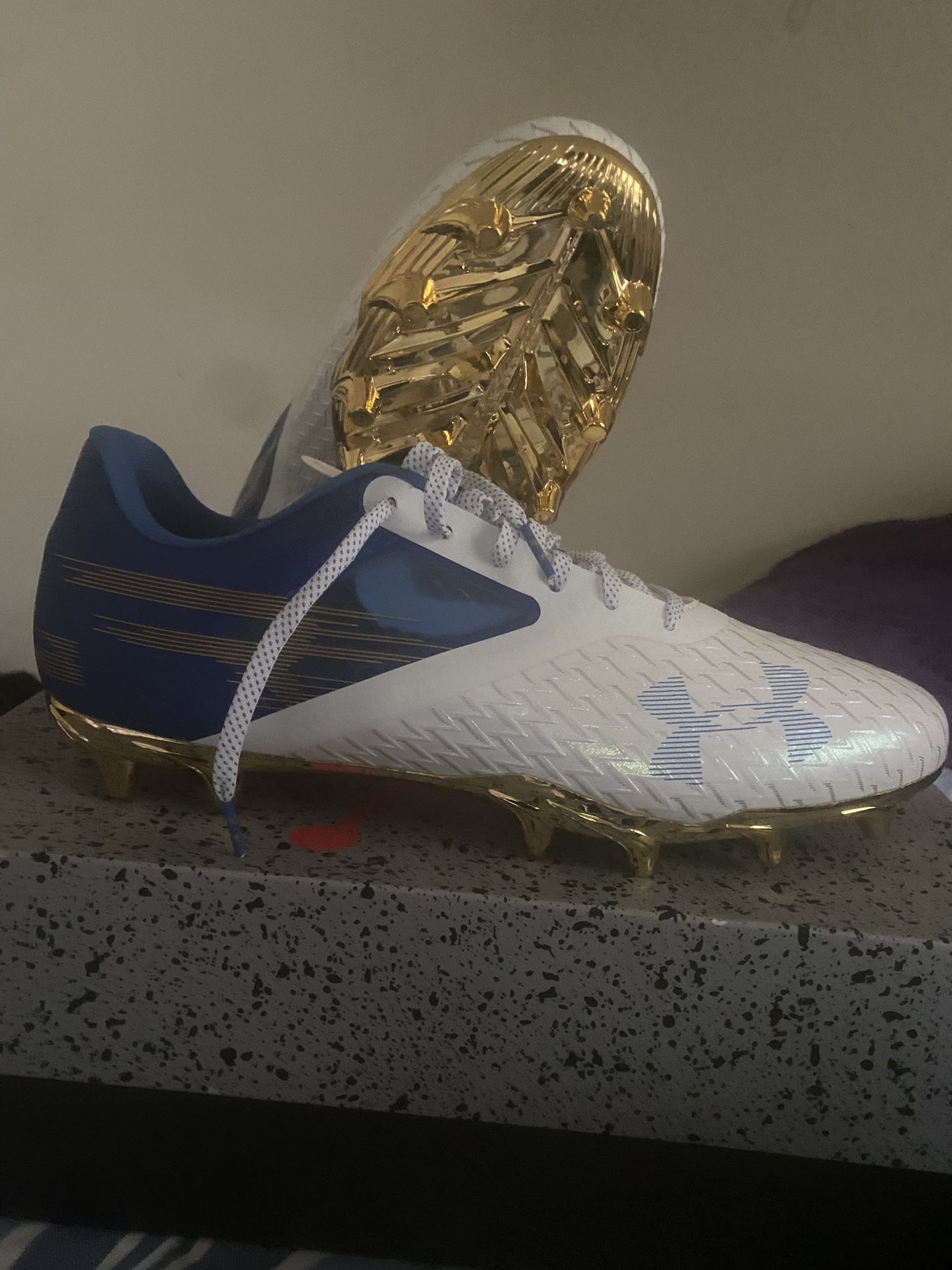 🚨NEW UA Blurr Cleats (Navy Blue,white & Gold) 