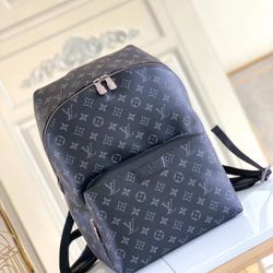 LOUIS VUITTON Monogram Eclipse Canvas Discovery Backpack Bag