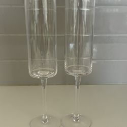 2 Champagne Flutes