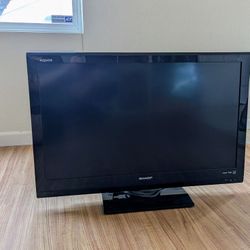 32" Sharp Aquos TV - working