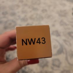 MAC STUDIO FIX FOUNDATION Nw43