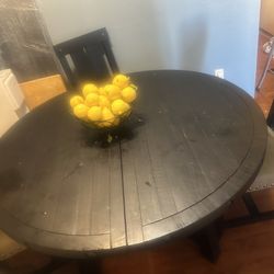 Kitchen table in good condition 