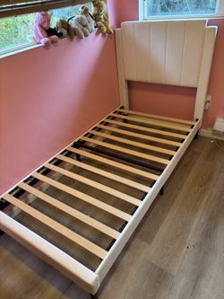 Twin Upholstered Bed 