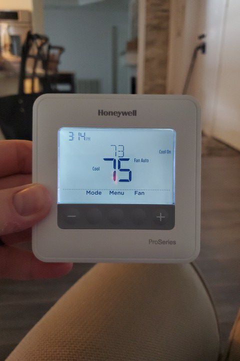 Honeywell ProSeries thermostat