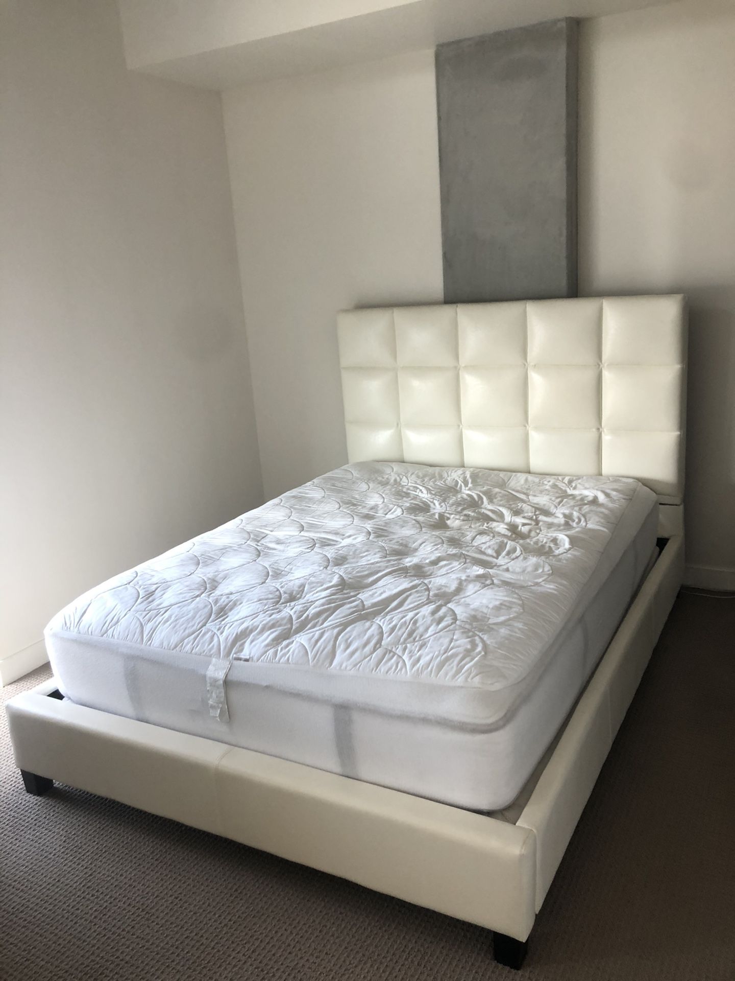 White/Off-white Headboard & Bed Frame