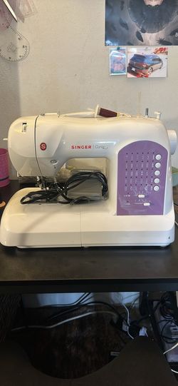 Singer Curvy Computerized Machine