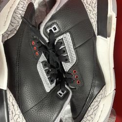 Jordan’s 3 size 5.5 In Boys