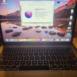 
MacBook pro 13 inch 2017
