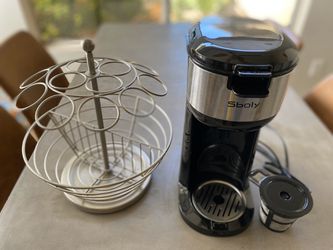 Coffee maker and k cup holder