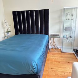 Bedroom set, Bedframe, mattress, nightstands