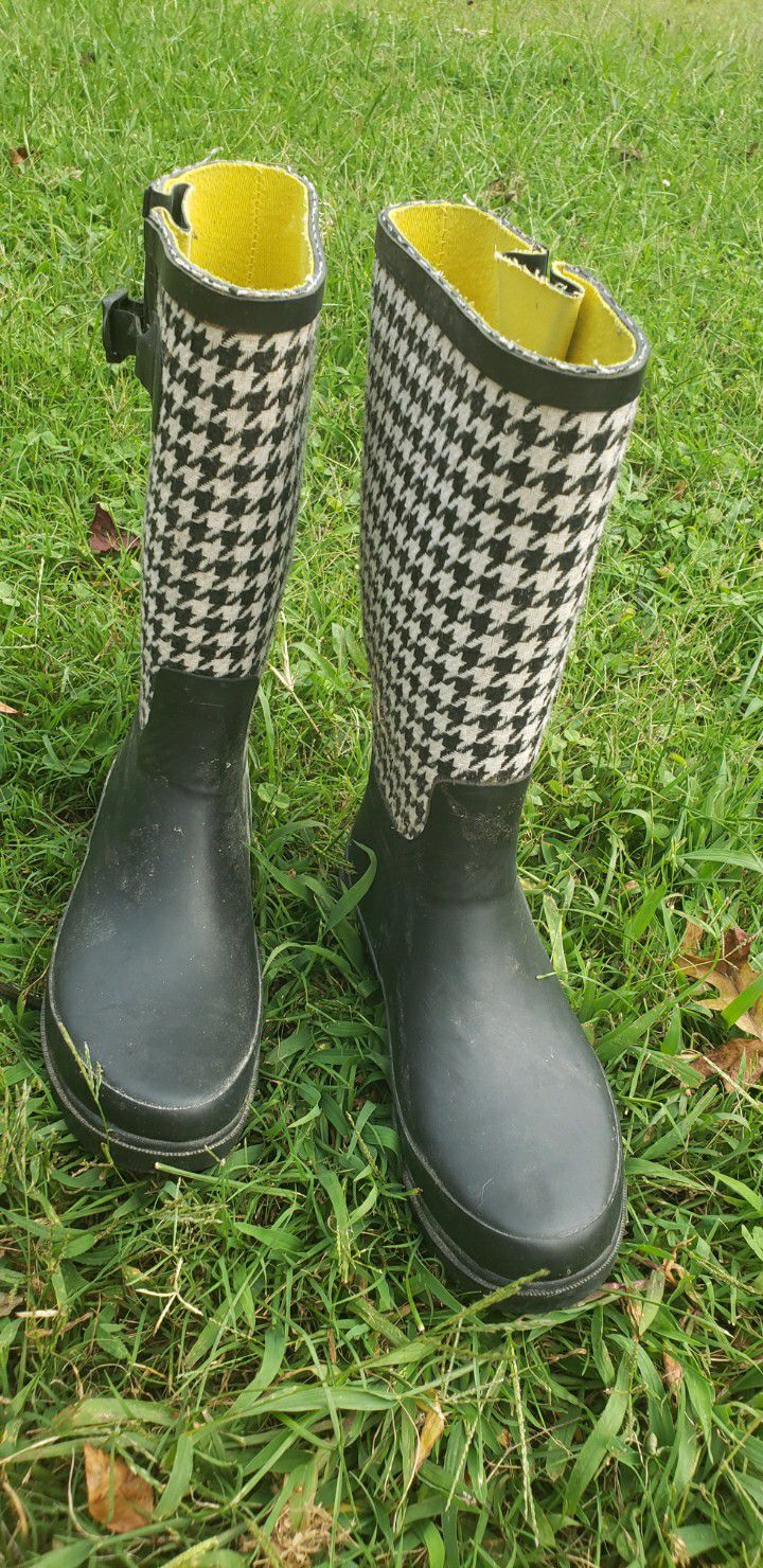 Merona Women Rain Boot Size 6