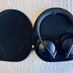 Bose Noise Cancelling Headphones 700