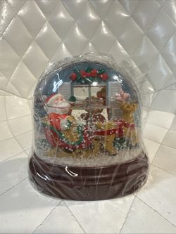 Christmas Musical Snow Globe Rotating Santa Sleigh & Family Tree Scene Globe
